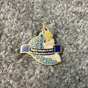 Walt Disney World Cinderella Official Trading Pin
